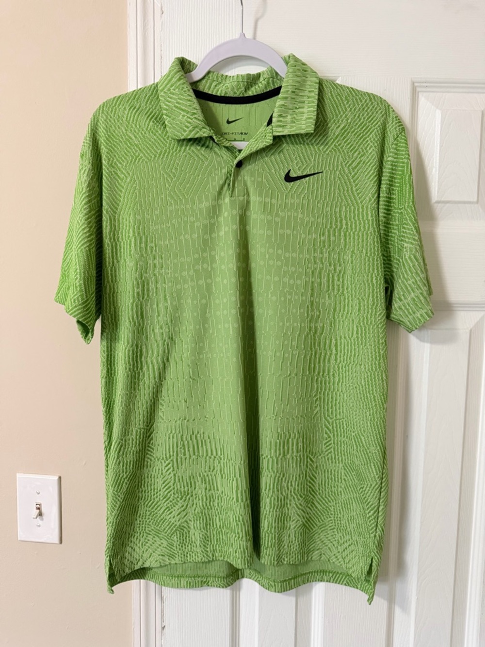 Nike Men’s Light Green Short-Sleeve Polo with Swoosh